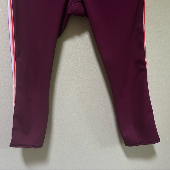 Athleta ~Contender Side Stripe Medium Capri Workout Leggings - Picture 6 of 15